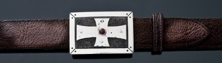 TKCBG Cross with garnet, 1½&quot; buckle on Chocolate Bullhide