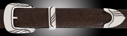 B40A 1¼ Ruidoso 3 piece buckle on Chocolate Bullhide
